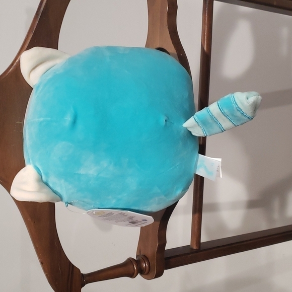 SQUISHMALLOWS™ Vanessa the Red Panda 8" - Picture 4 of 6